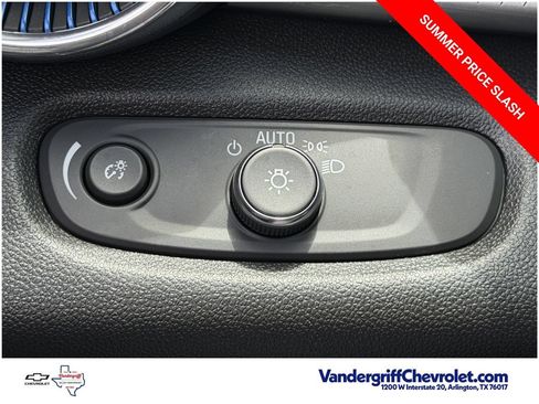 Certified 2025 Chevrolet Trax LT w/ Driver Confidence Package FWD image 21