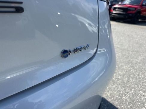 Used 2025 Toyota Prius XLE image 26