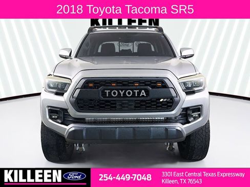 Used 2018 Toyota Tacoma SR5 RWD image 2