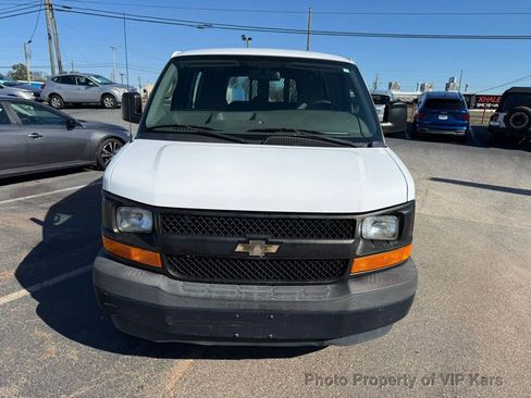 Used 2017 Chevrolet Express 2500 image 2
