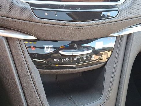 Certified 2022 Cadillac XT5 Premium Luxury image 20