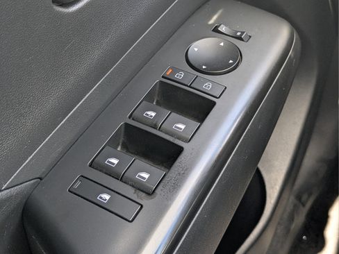 Used 2024 Hyundai Kona SEL FWD image 27