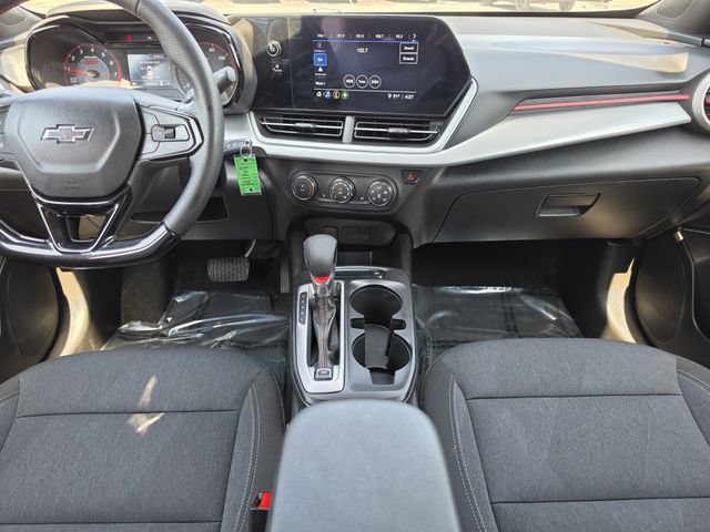 Used 2024 Chevrolet Trax RS w/ Driver Confidence Package FWD image 17