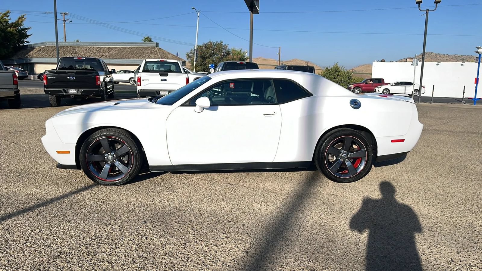Used 2013 Dodge Challenger SXT RWD image 3