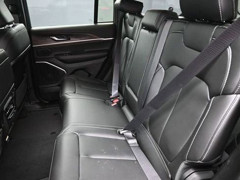 New 2026 Jeep Grand Cherokee Limited RWD image 18