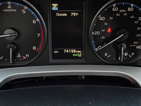 Used 2018 Toyota RAV4 XLE w/ Plus Extra Value Package image 18