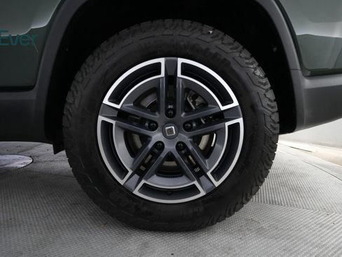 Used 2025 Rivian R1S Adventure AWD/4WD image 9