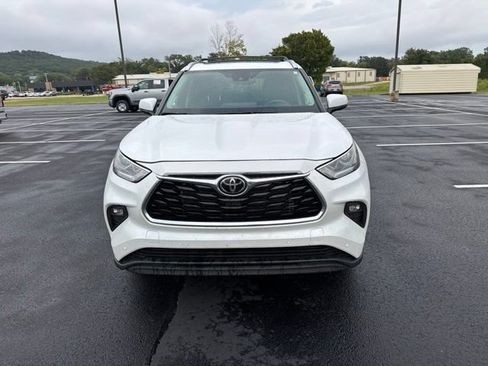 Used 2026 Toyota Highlander Limited AWD/4WD image 5