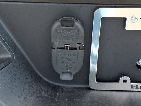 Used 2022 Jeep Gladiator Sport image 12