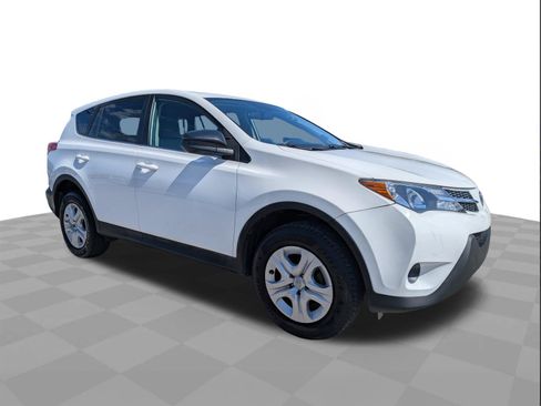 Used 2013 Toyota RAV4 LE FWD image 2