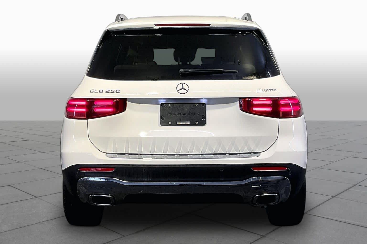 New 2026 Mercedes-Benz GLB 250 4MATIC image 4