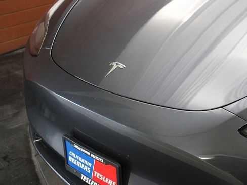 Used 2022 Tesla Model Y Performance image 4