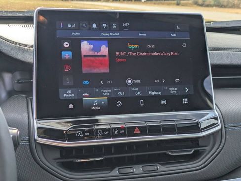 New 2026 Jeep Compass Latitude AWD/4WD image 19