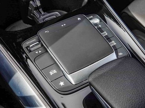 Used 2021 Mercedes-Benz GLA 250 image 19