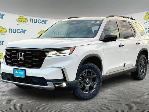 New 2025 Honda Pilot TrailSport image 3
