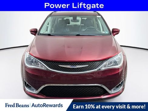 Used 2018 Chrysler Pacifica Touring-L FWD image 2
