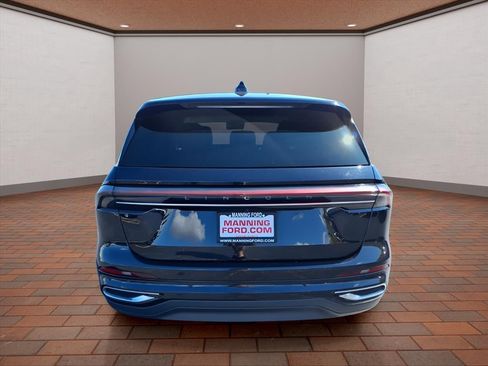 Used 2024 Lincoln Nautilus Premier image 7