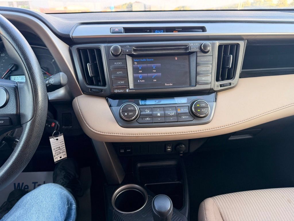 Used 2015 Toyota RAV4 XLE FWD image 21