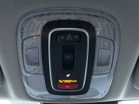 Used 2025 Hyundai Elantra SEL image 24