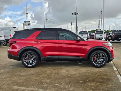 Used 2025 Ford Explorer ST RWD image 2