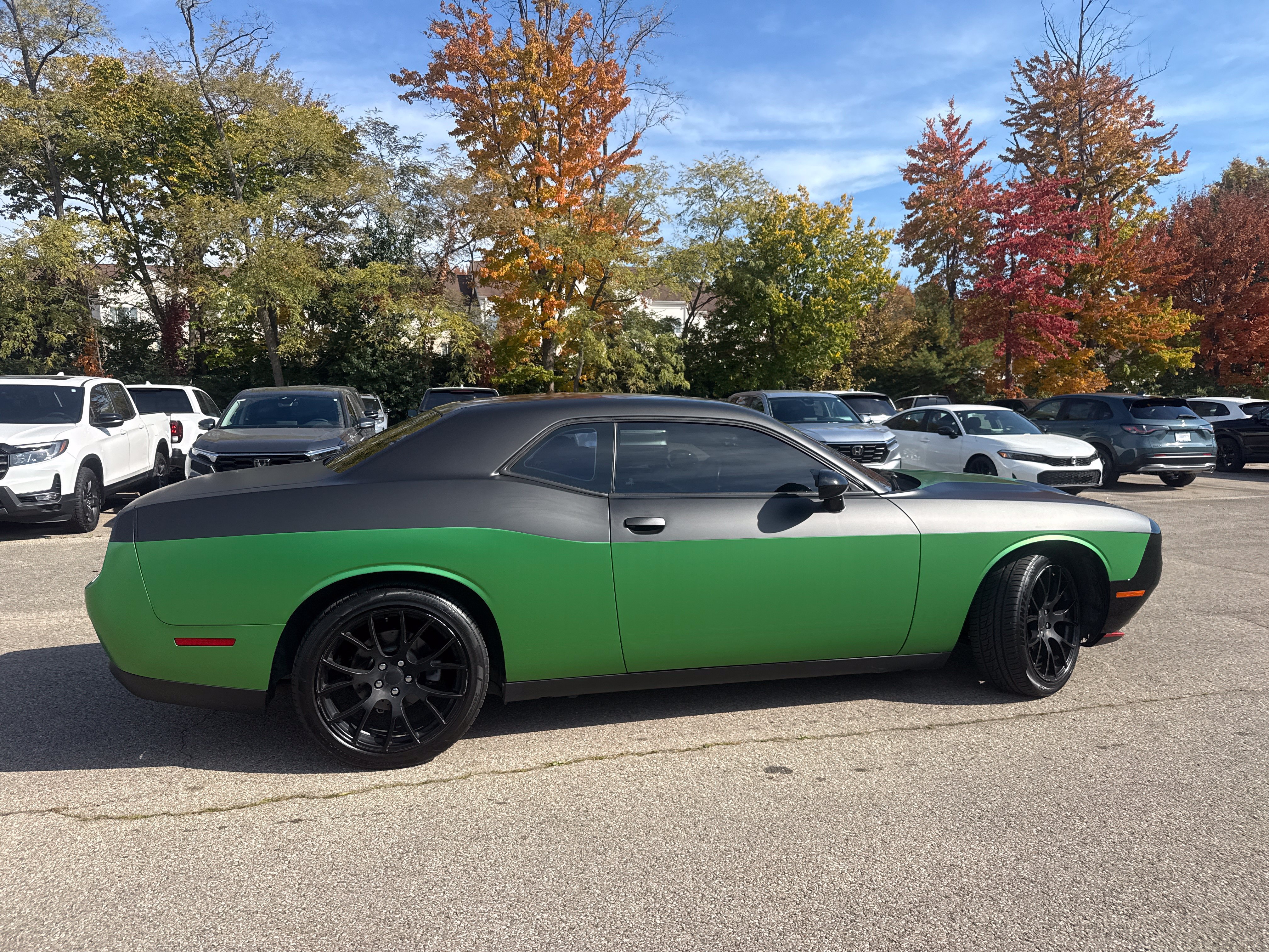 Used 2017 Dodge Challenger SXT RWD image 22
