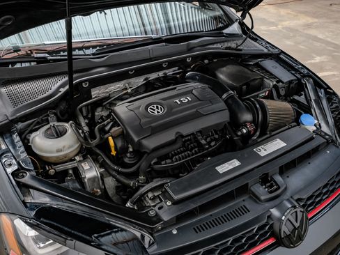 Used 2017 Volkswagen GTI SE image 53