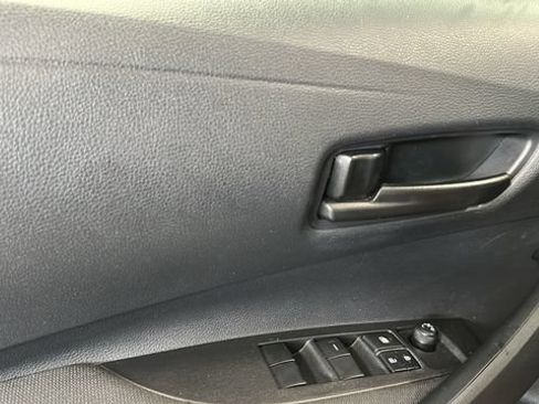Used 2025 Toyota Corolla LE w/ LE Premium Package FWD image 19