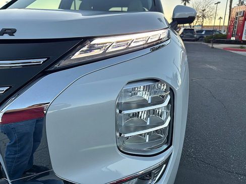 New 2026 Mitsubishi Outlander SE image 10