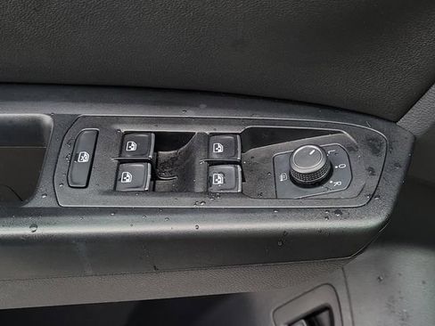 Used 2019 Volkswagen Atlas SEL R-Line AWD/4WD image 17