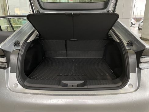 New 2026 Toyota Prius SE image 12