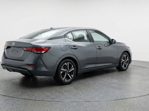 Used 2025 Nissan Sentra SV image 9