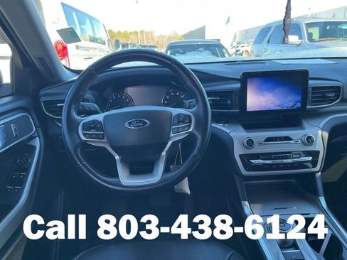 Used 2022 Ford Explorer XLT w/ Equipment Group 202A image 5