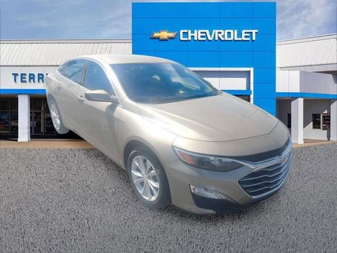 Used 2025 Chevrolet Malibu LT FWD image 1
