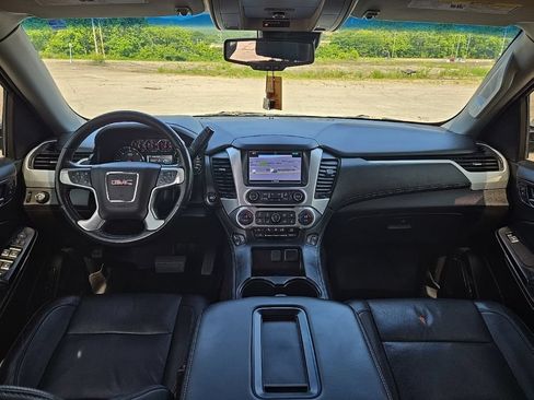 Used 2018 GMC Yukon XL SLT RWD image 3