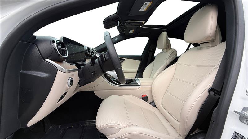 Used 2024 Mercedes-Benz C 300 Sedan image 10