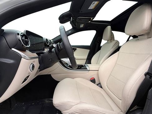 Used 2024 Mercedes-Benz C 300 Sedan image 10