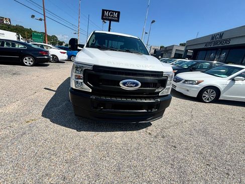 Used 2022 Ford F250 XL w/ Power Equipment Group AWD/4WD image 4