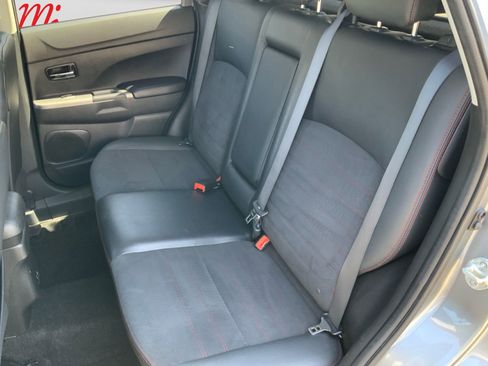 Used 2022 Mitsubishi Outlander Sport SE FWD image 35