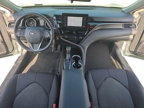 Used 2022 Toyota Camry LE FWD image 9