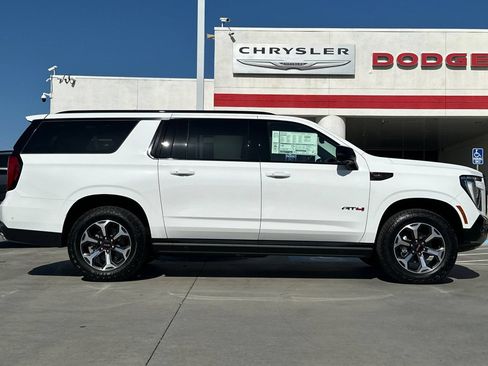 New 2026 GMC Yukon XL AT4 Ultimate AWD/4WD image 9