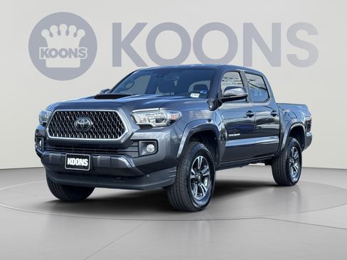 Used 2018 Toyota Tacoma TRD Sport w/ Technology Package RWD image 1