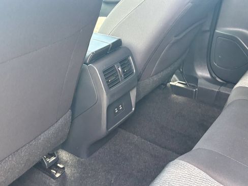 Used 2025 Nissan Rogue SV FWD image 24