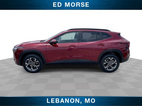Certified 2025 Chevrolet Trax LT w/ LT Convenience Package FWD image 5