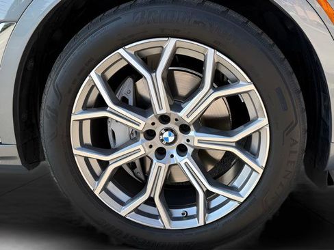 Used 2024 BMW X7 xDrive40i image 10