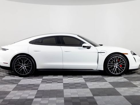 Used 2021 Porsche Taycan 4S image 9