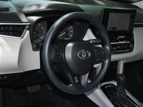 Used 2024 Toyota Corolla Cross L FWD image 8