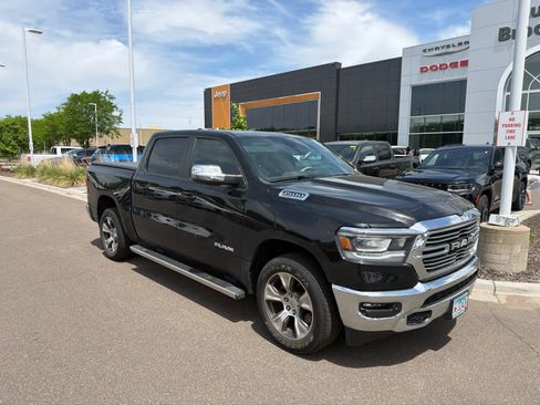 Used 2023 RAM 1500 Laramie AWD/4WD image 3