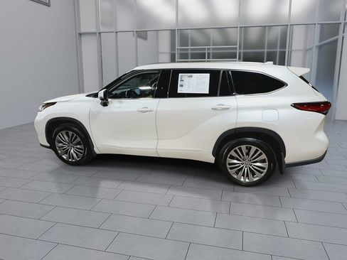 Used 2021 Toyota Highlander Platinum AWD/4WD image 6