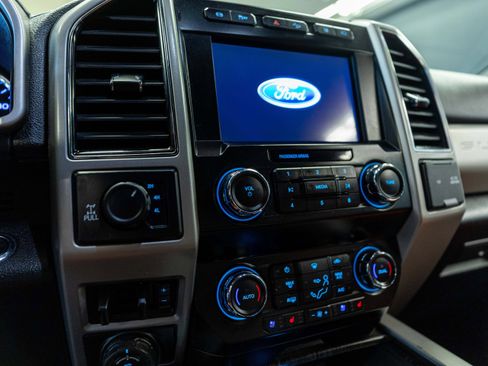 Used 2020 Ford F350 Lariat w/ Lariat Ultimate Package AWD/4WD image 13