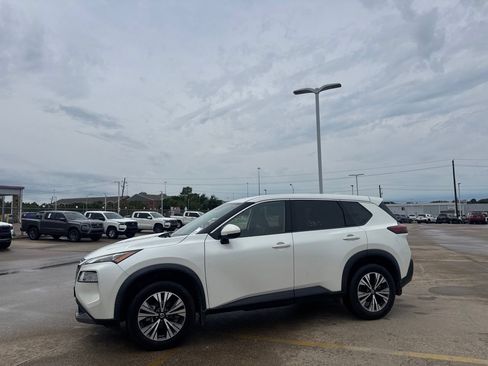 Used 2021 Nissan Rogue SV AWD/4WD image 11